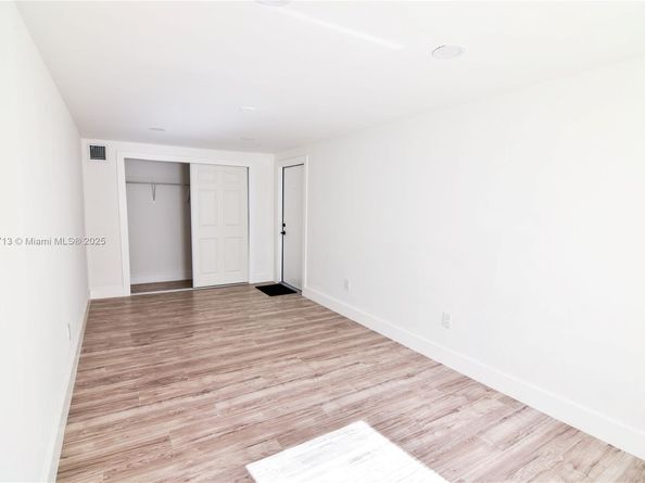 413 SW 22nd Ter, Fort Lauderdale FL 33312