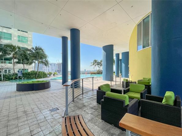 185 SW 7th St 4209, Miami FL 33130