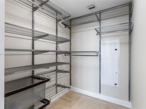 185 SW 7th St 4209, Miami FL 33130
