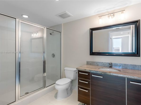 185 SW 7th St 4209, Miami FL 33130