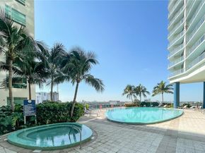 185 SW 7th St 4209, Miami FL 33130
