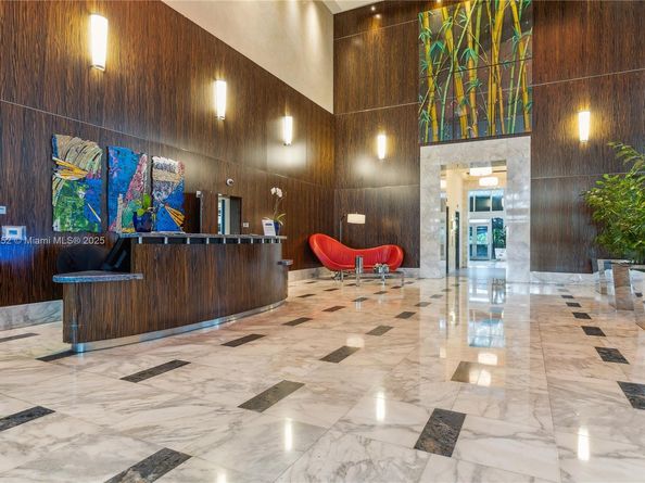 185 SW 7th St 4209, Miami FL 33130