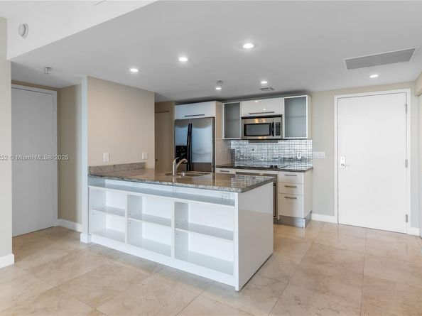 185 SW 7th St 4209, Miami FL 33130