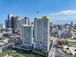 185 SW 7th St 4209, Miami FL 33130