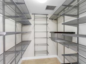 185 SW 7th St 4209, Miami FL 33130