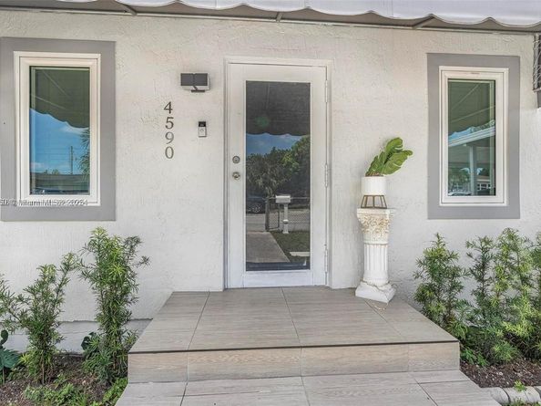 4590 E 9th Court, Hialeah FL 33013