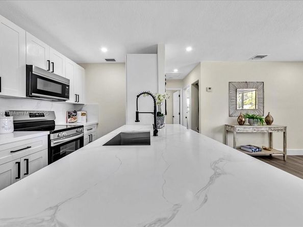 3381 NW 210th Ter, Miami Gardens FL 33056