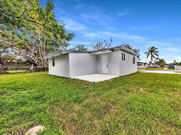 3381 NW 210th Ter, Miami Gardens FL 33056
