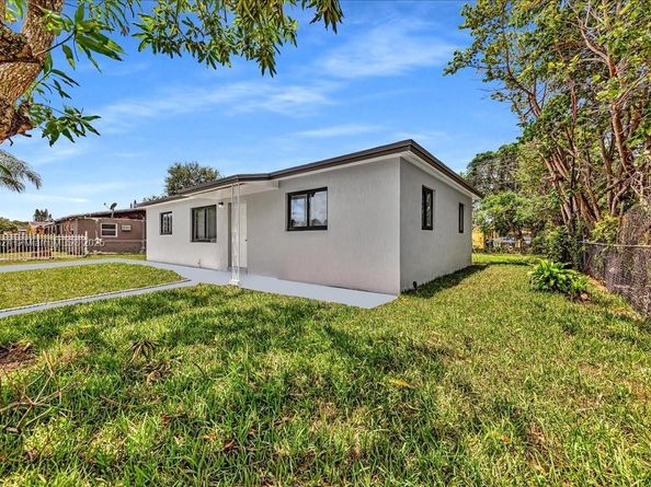 3381 NW 210th Ter, Miami Gardens FL 33056