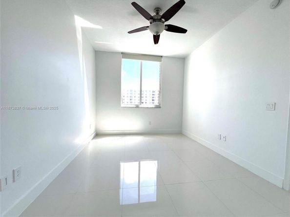 2775 NE 187th St PH24, Aventura FL 33180