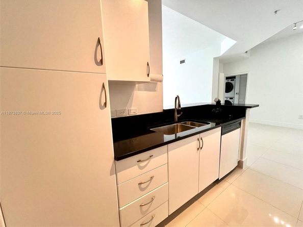 2775 NE 187th St PH24, Aventura FL 33180