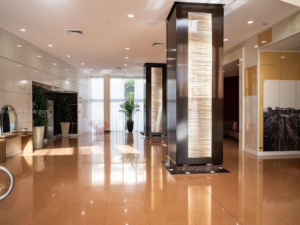 2775 NE 187th St PH24, Aventura FL 33180
