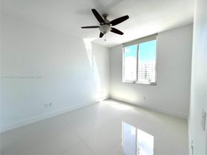 2775 NE 187th St PH24, Aventura FL 33180