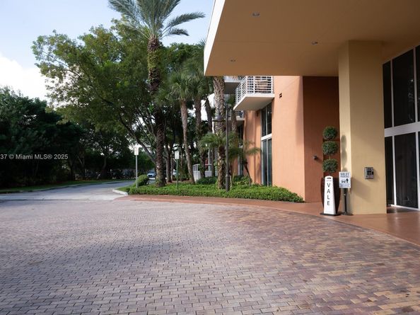 2775 NE 187th St PH24, Aventura FL 33180