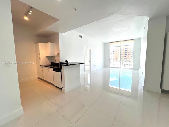 2775 NE 187th St PH24, Aventura FL 33180