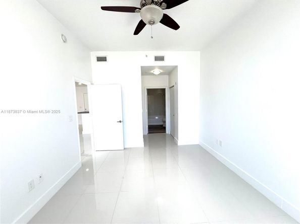 2775 NE 187th St PH24, Aventura FL 33180