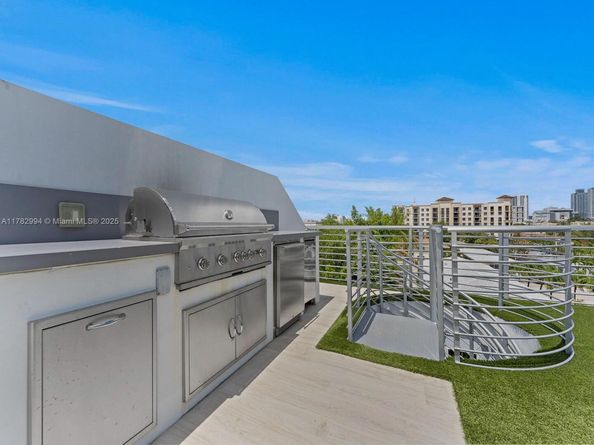 529 SW 11th St 303, Miami FL 33129