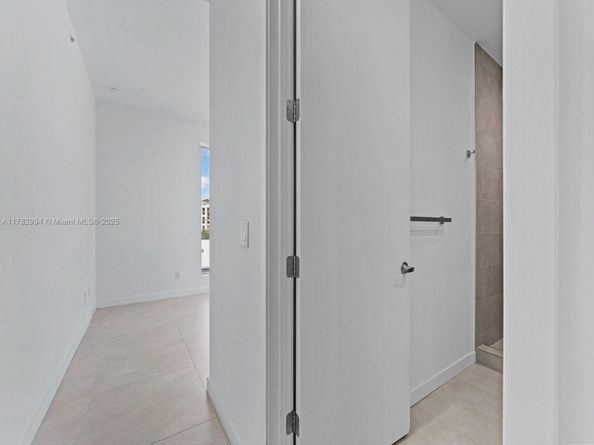 529 SW 11th St 303, Miami FL 33129
