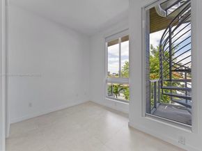 529 SW 11th St 303, Miami FL 33129