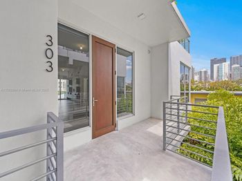 529 SW 11th St