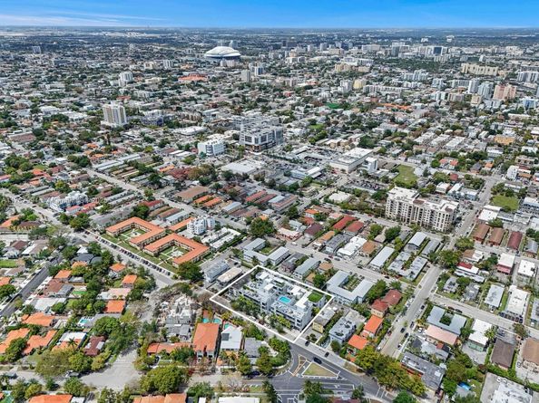 529 SW 11th St 303, Miami FL 33129
