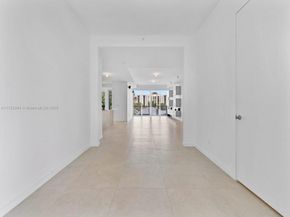 529 SW 11th St 303, Miami FL 33129