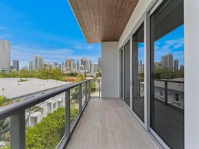 529 SW 11th St 303, Miami FL 33129