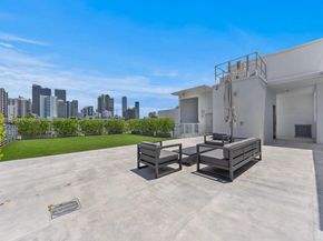 529 SW 11th St 303, Miami FL 33129