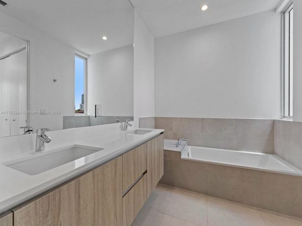 529 SW 11th St 303, Miami FL 33129