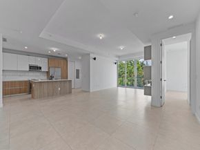 529 SW 11th St 303, Miami FL 33129