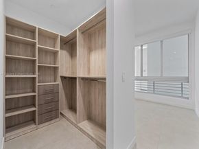 529 SW 11th St 303, Miami FL 33129