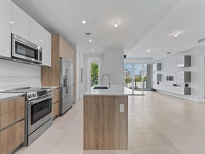 529 SW 11th St 303, Miami FL 33129