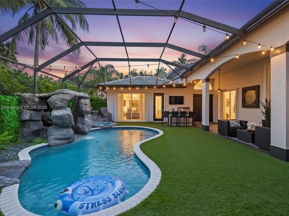 354 Mallard Rd, Weston FL 33327