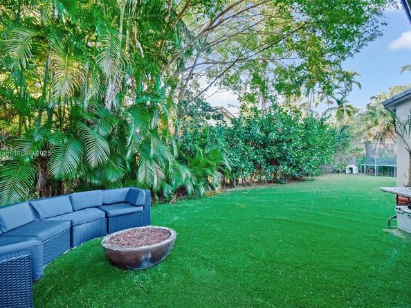 354 Mallard Rd, Weston FL 33327