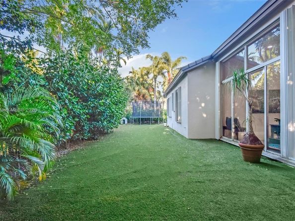 354 Mallard Rd, Weston FL 33327