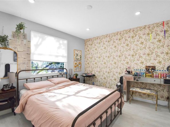 354 Mallard Rd, Weston FL 33327