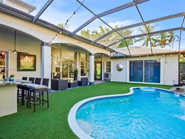 354 Mallard Rd, Weston FL 33327