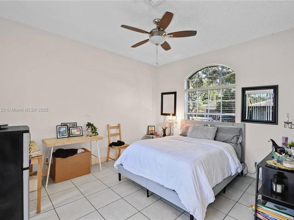 354 Mallard Rd, Weston FL 33327