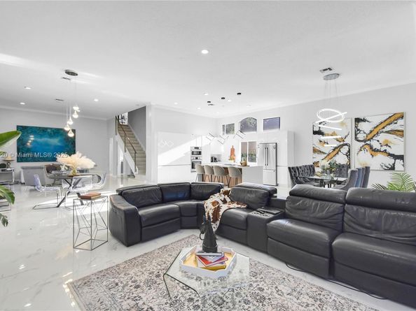 354 Mallard Rd, Weston FL 33327