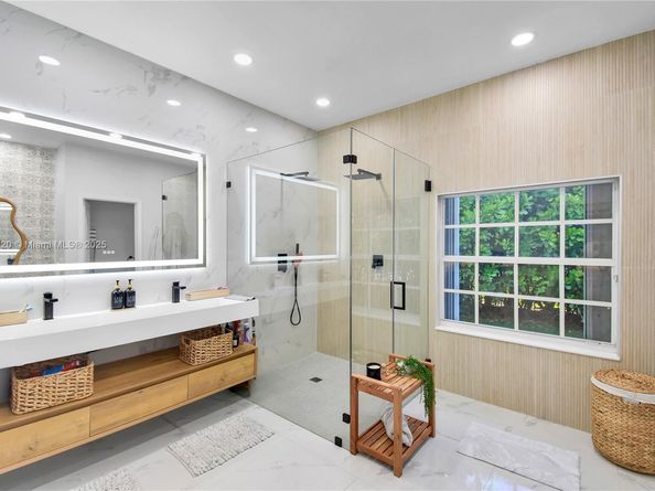 354 Mallard Rd, Weston FL 33327