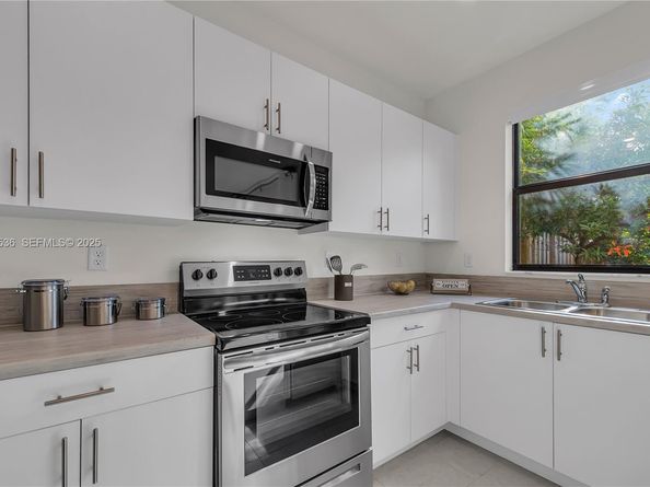 12980 SW 233rd Ter, Homestead FL 33032