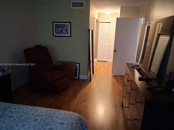 1400 St Charles Pl 201, Pembroke Pines FL 33026