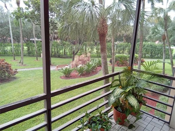 1400 St Charles Pl 201, Pembroke Pines FL 33026