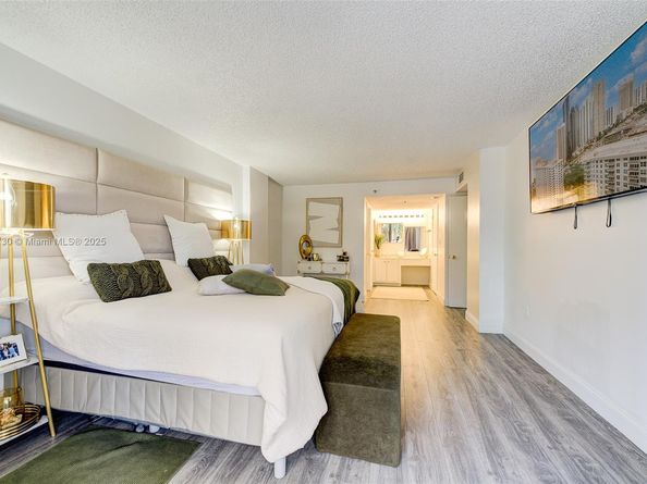 210 174th St 312, Sunny Isles Beach FL 33160