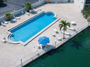 896 N Federal Hwy 326, Lantana FL 33462