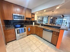 896 N Federal Hwy 326, Lantana FL 33462
