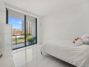 3300 NE 188th St 414, Aventura FL 33180