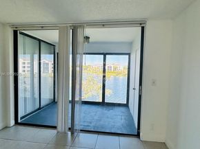 208 Lake Pointe Dr 205, Oakland Park FL 33309