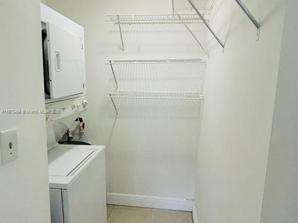 208 Lake Pointe Dr 205, Oakland Park FL 33309