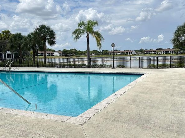 208 Lake Pointe Dr 205, Oakland Park FL 33309